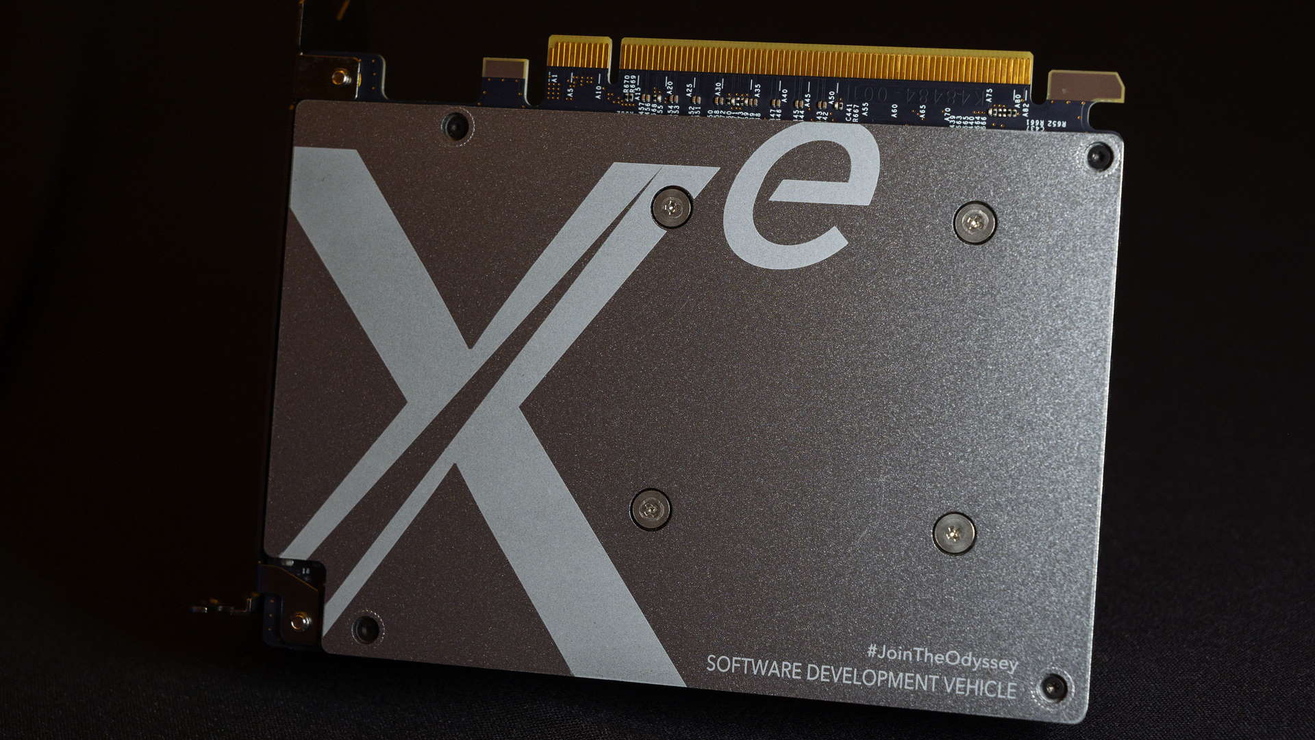 intel-xe-dg1-rear.jpg